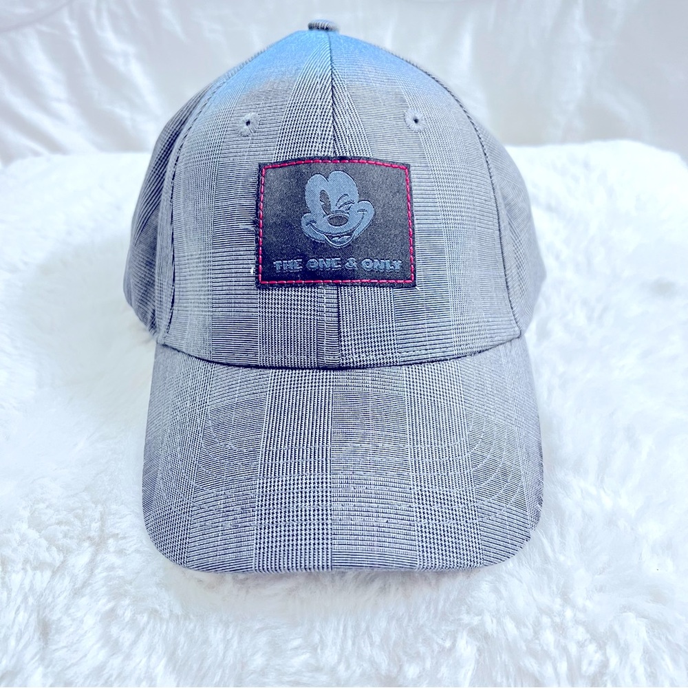 Disney - White and Grey Mickey Disney hat